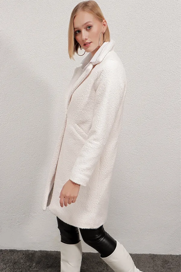 Kadın Kemik Tek Düğmeli Çift Cepli Astarlı Buklet Kaşe Kaban HZL22W-BD190821