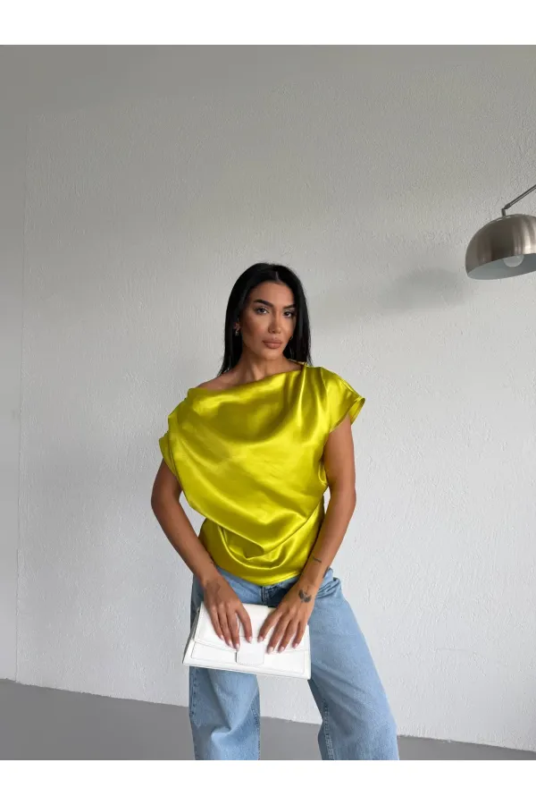 Kadın Fıstık Yeşil Tek Omuz Asimetrik Kesim Saten Bluz HZL26W-FRY121171