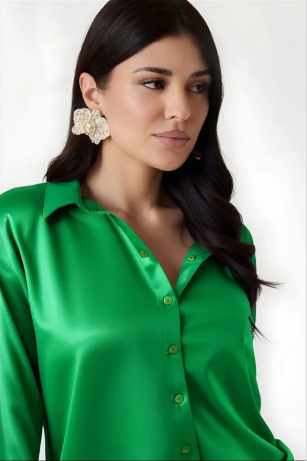 Kadın Koyu Yeşil Hafif Dökümlü Saten Yüzeyli Gömlek HZL22W-BD139641