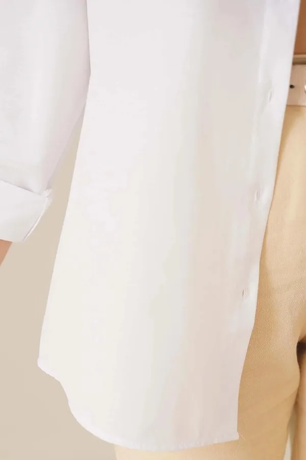 Kadın Tesettür Beyaz Geniş Kalıp Uzun Basic Gömlek HZL24W-BD139001