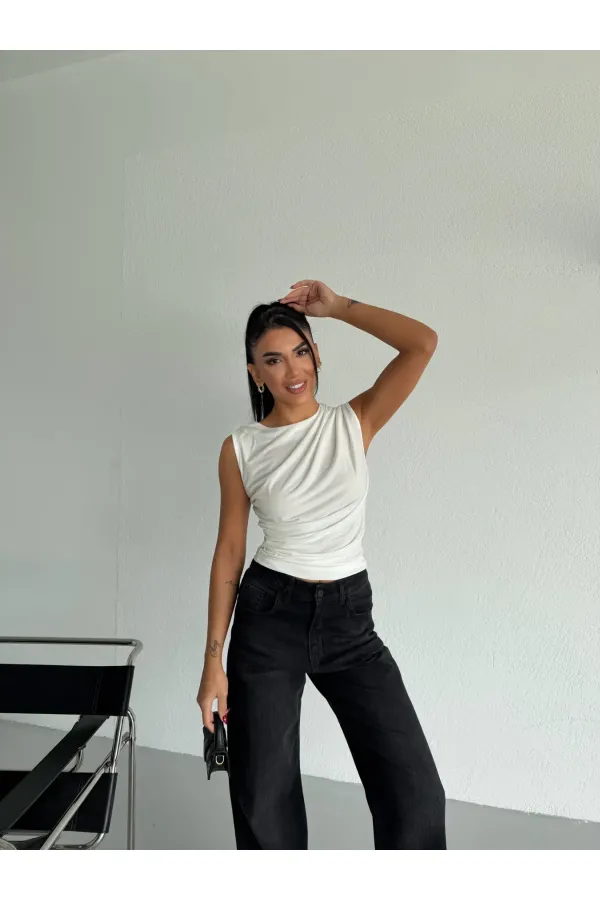 Kadın Beyaz Büzgülü Kolsuz Sandy Bluz HZL26W-FRY122751