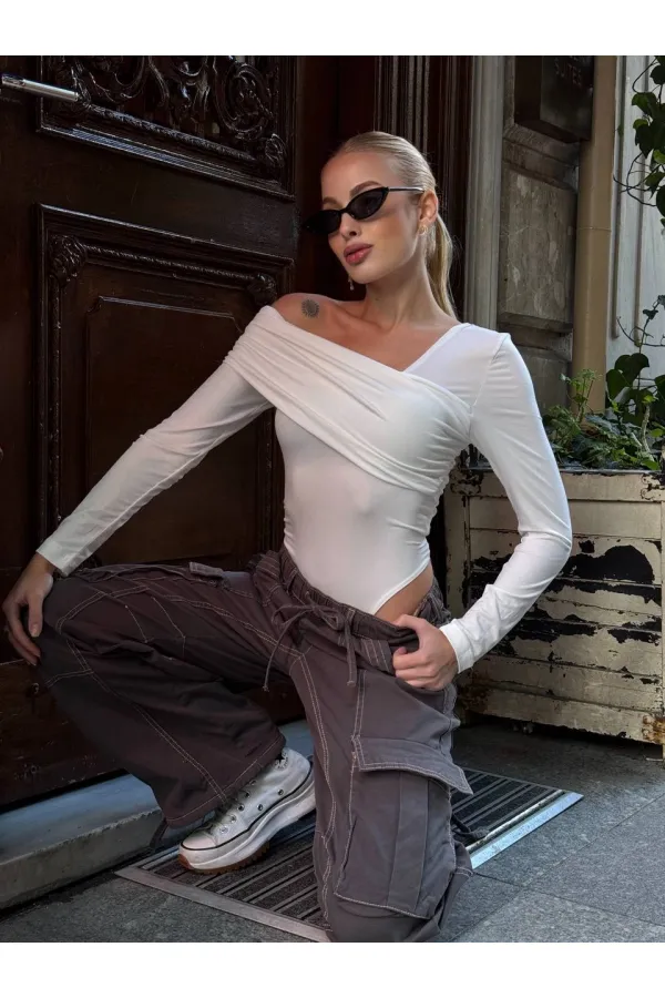Kadın Beyaz Tek Omuz Asimetrik Kesim Bodysuit HZL25W-ZK11521