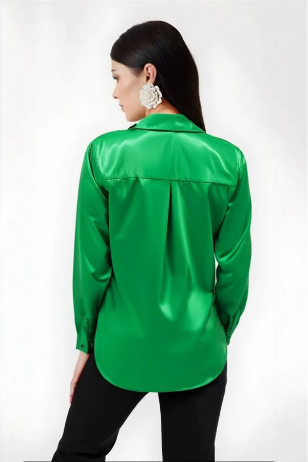 Kadın Koyu Yeşil Hafif Dökümlü Saten Yüzeyli Gömlek HZL22W-BD139641