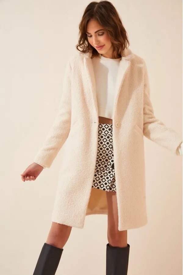 Manteau en cachemire bouclé doublé crème pour femme, à un bouton et double poche HZL22W-BD190821