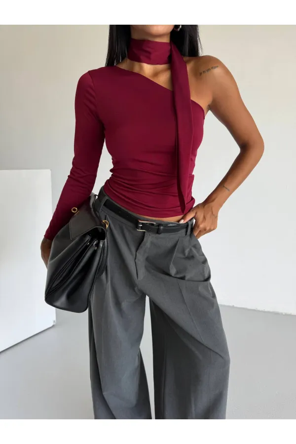 Kadın Bordo Fularlı Sandy Kumaş Asimetrik Kesim Bluz HZL25S-FRY123371