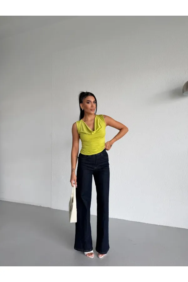 Kadın Fıstık Degaje Yaka Yanlardan Drapeli Sandy Bluz HZL25S-FRY123131