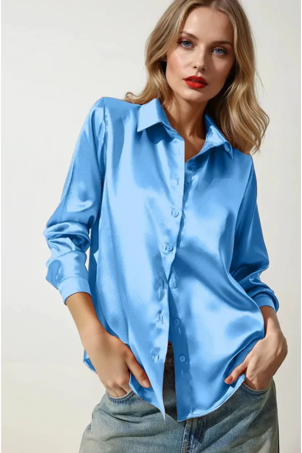 Kadın Buz Mavisi Hafif Dökümlü Saten Yüzeyli Gömlek HZL22W-BD139641