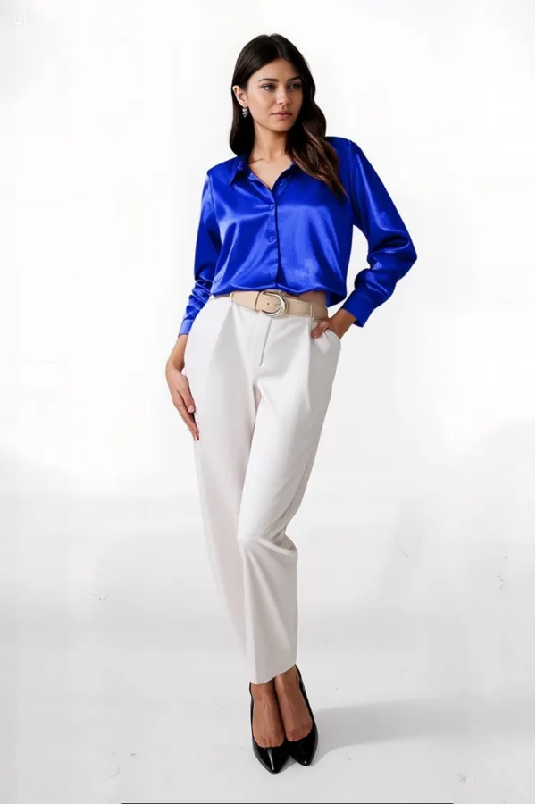 Kadın Canlı Mavi Hafif Dökümlü Saten Yüzeyli Gömlek HZL22W-BD139641