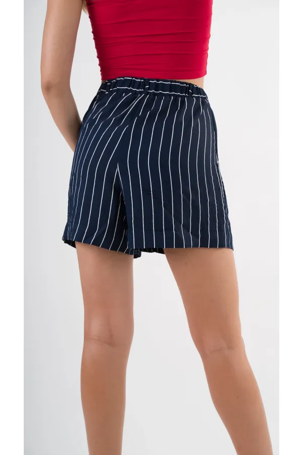 Kadın Lacivert Çizgili  Beli Lastikli Düğme Detaylı Cepli Şort HZL24S-YY277