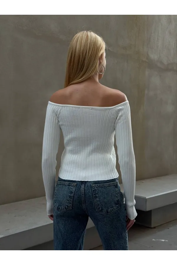 Kadın Beyaz Önden Bağlamalı Madonna Yaka Crop Bluz HZL25W-ZK10331