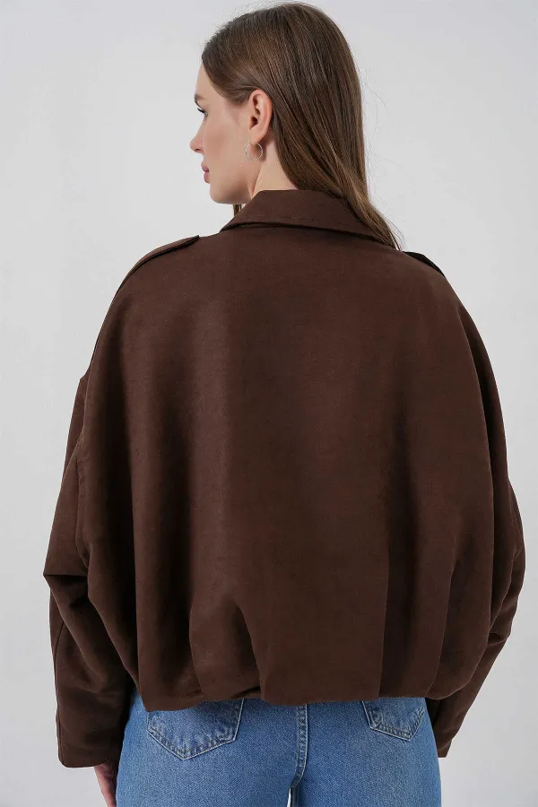 Kadın Kahverengi Oversize Fermuar ve Çıt Çıt Kapamalı Cepsiz Süet Deri Ceket HZL25W-BD107301