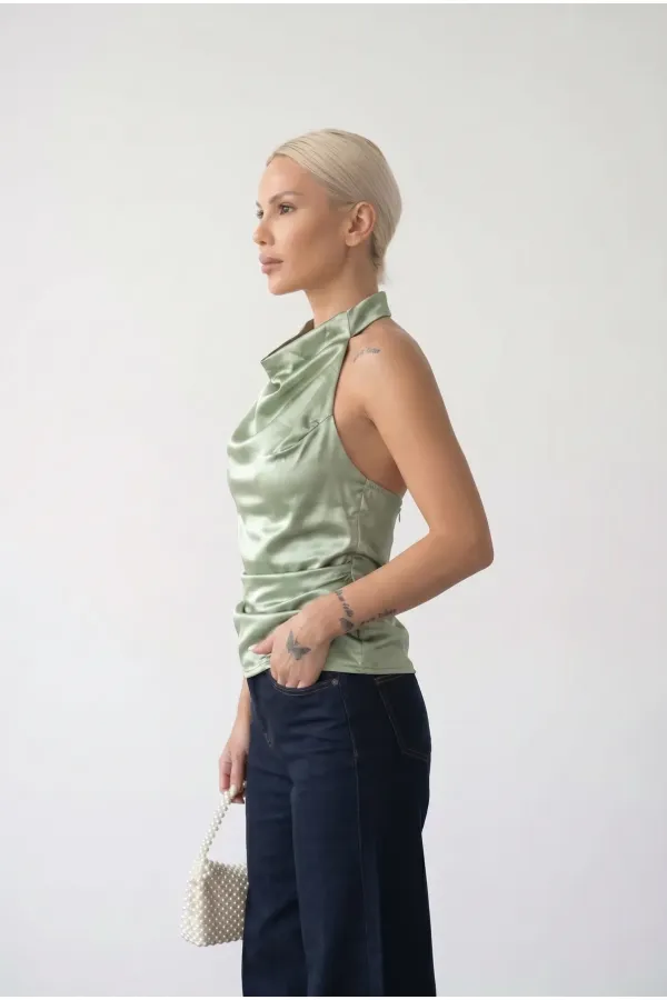 Kadın Çağla Yeşil Halter Yaka Saten Kumaş Sırt Dekolteli Bluz HZL26W-FRY123801