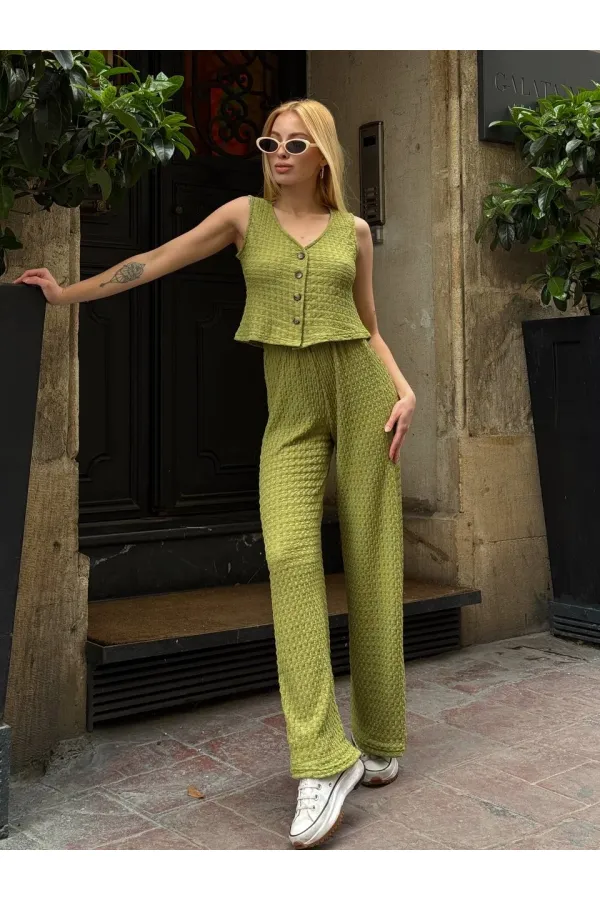 Kadın Fıstık Yeşil Beli Lastilkli Gofre Kumaş Pantolon HZL24S-ZK13261