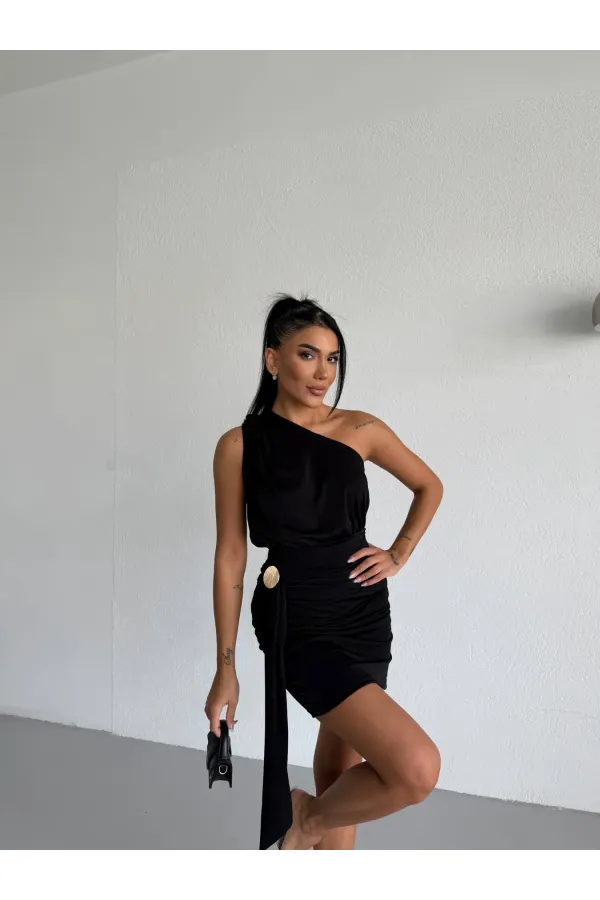 Robe courte noire asymétrique à boucle pour femme, en tissu drapé couleur sable, HZL26S-FRY123881