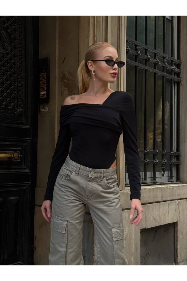 Kadın Siyah Tek Omuz Asimetrik Kesim Bodysuit HZL25W-ZK11521