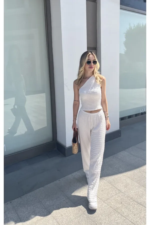 Kadın Beyaz Beli Lastilkli Gofre Kumaş Pantolon HZL24S-ZK13261
