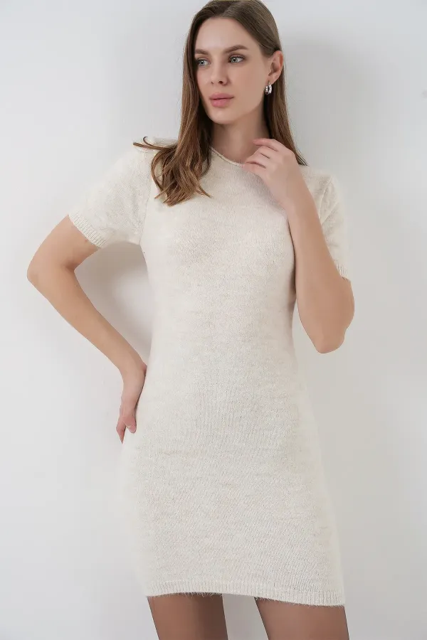 Robe en maille à manches courtes pour femme 15950 - Crème