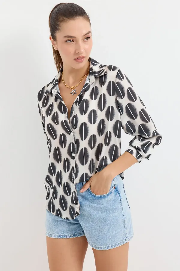 Chemise en satin légèrement drapée 3964 - Noir