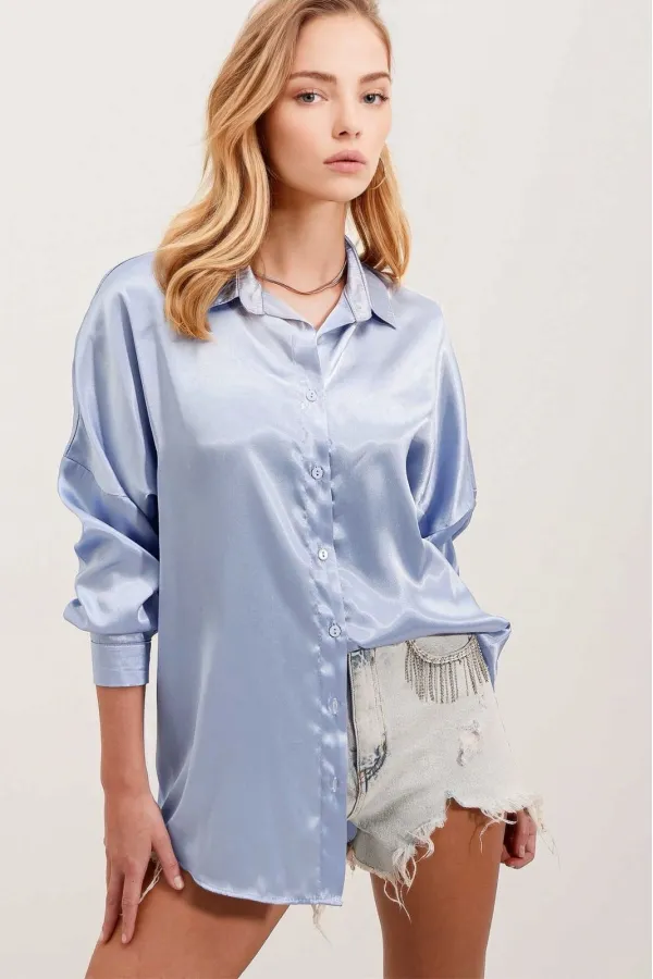 Chemise oversize fluide bleu glacier satinée pour femme HZL23S-BD139851
