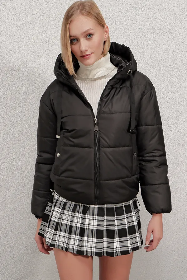 Doudoune noire à capuche et cordon de serrage pour femme HZL22W-BD151171