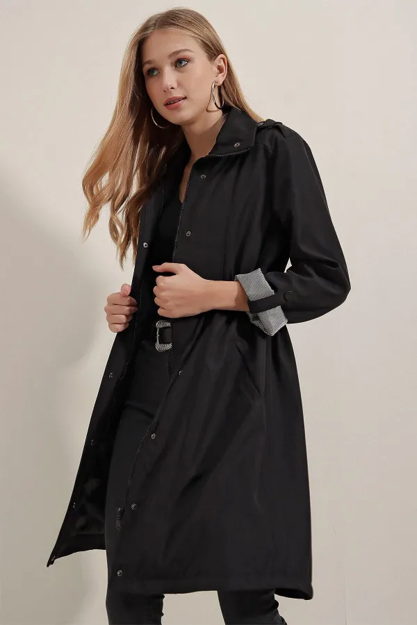 Women's Black Pocket Detailed Waist Pleated Lined Long Trench Coat HZL23W-BD158081