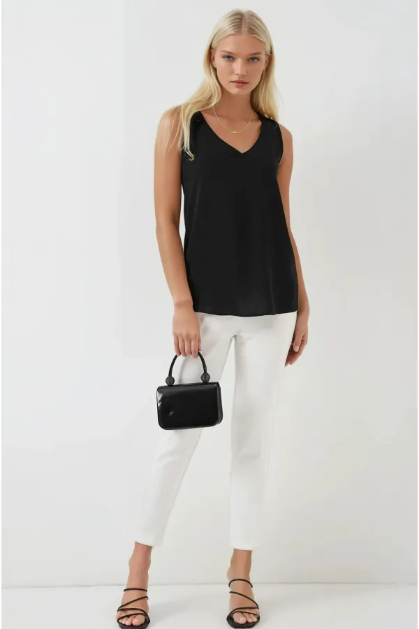 Kadın Siyah V Yaka Sıfır Kol Bluz HZL25S-BD19501