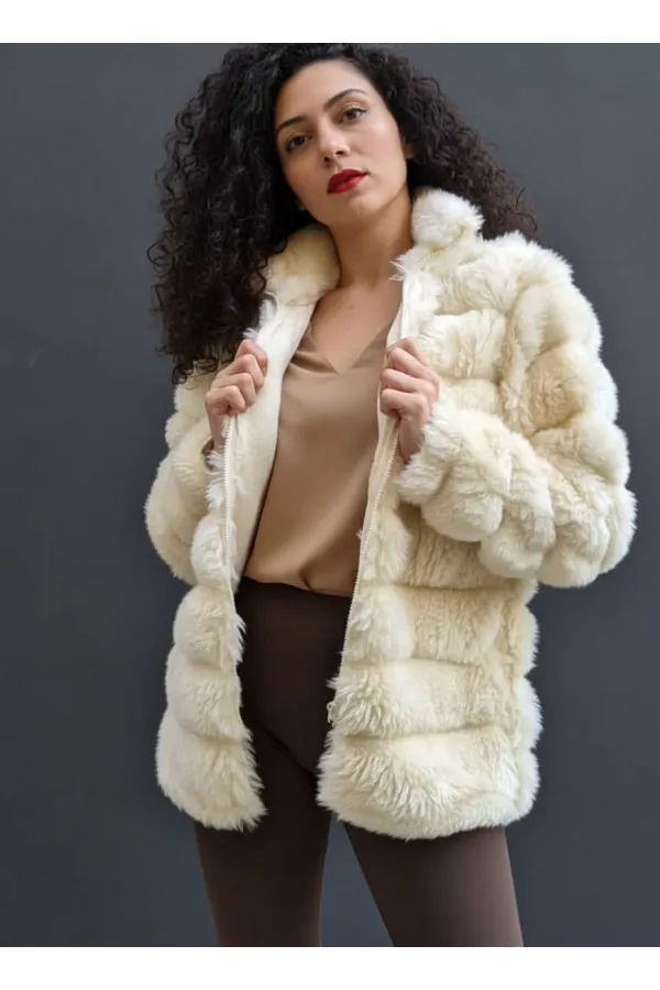 Kadın Açık Krem Şık Peluş Suni Kürk Ceket HZL23W-DSB110061