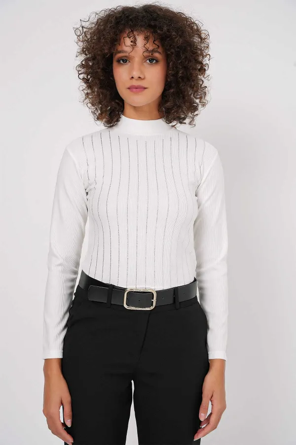 Kadın Beyaz Yarım Balıkçı Önü Taşlı Body HZL25W-BD19221