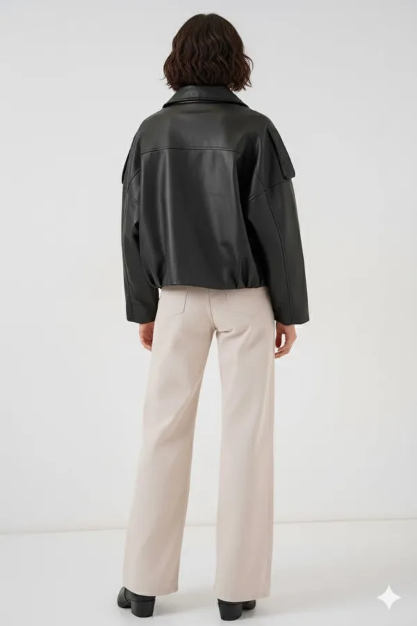 Kadın Siyah Oversize Fermuarlı ve Düğmeli Yandan Cepli Suni Deri Ceket HZL25W-BD110551