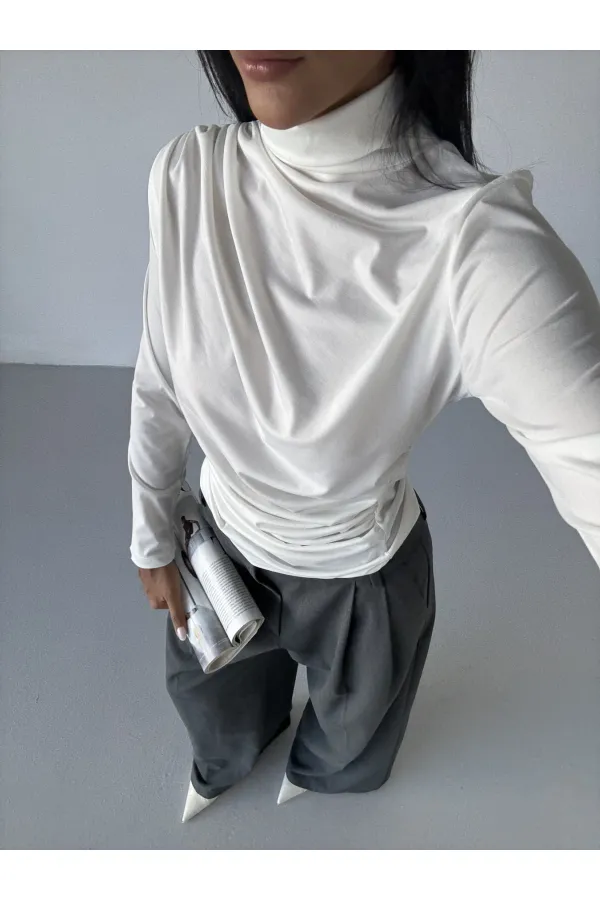 Kadın Beyaz Uzun Kollu Drape Detaylı Boğazlı Sandy Bluz HZL25W-FRY123301