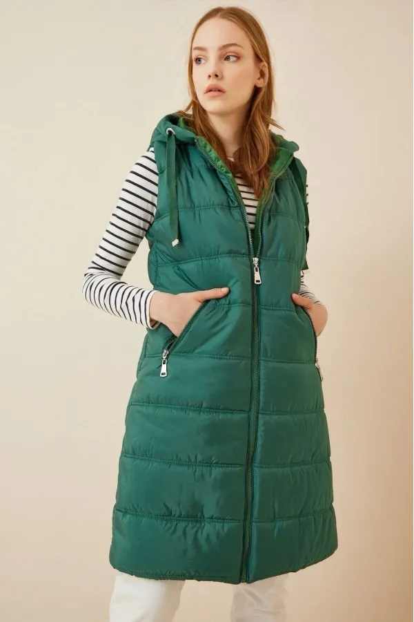 Kadın Zümrüt Yeşili Sabit Kapüşonlu Astarlı Uzun Şişme Yelek HZL22W-BD151401