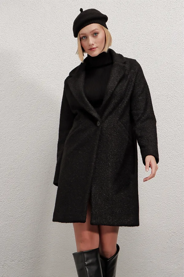 Kadın Siyah Tek Düğmeli Çift Cepli Astarlı Buklet Kaşe Kaban HZL22W-BD190821