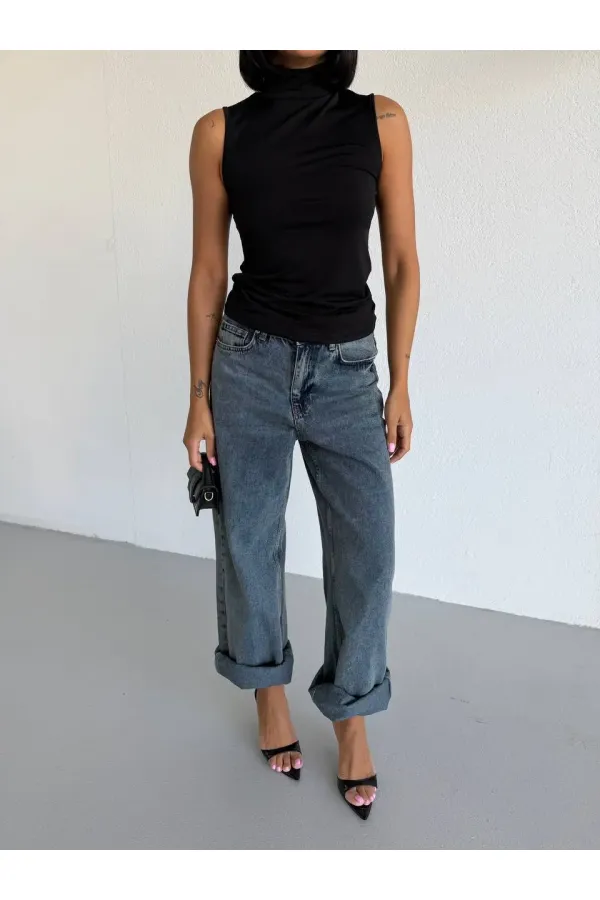 Women's Black Turtleneck Sleeveless Sandy Crop Blouse HZL26S-FRY123931 Women's Black Turtleneck Sleeveless Sandy Crop Blouse HZL26S-FRY123931