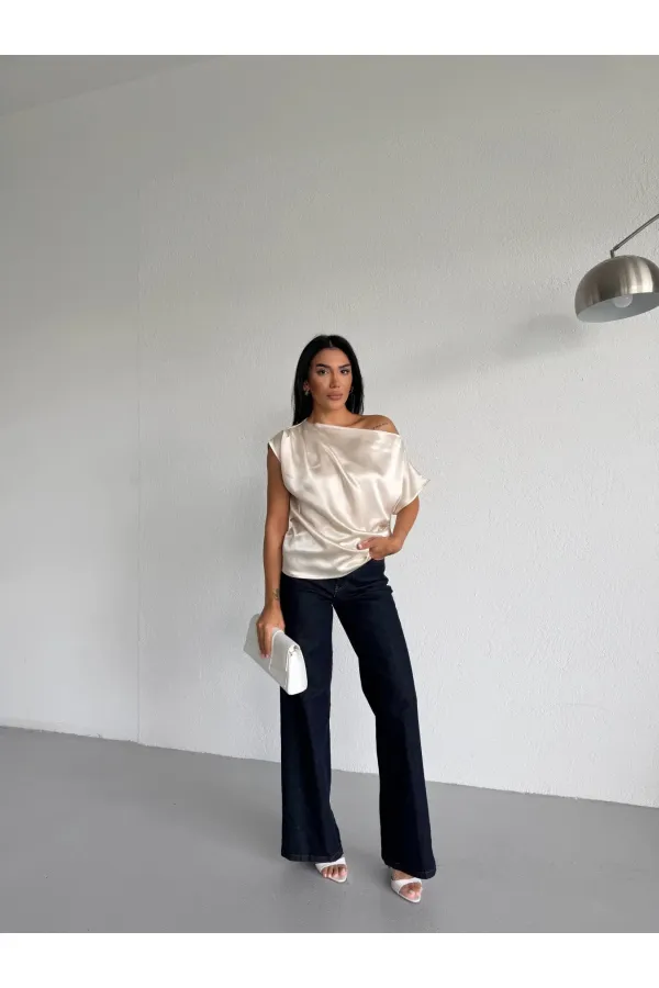 Kadın Krem Tek Omuz Asimetrik Kesim Saten Bluz HZL26W-FRY121171