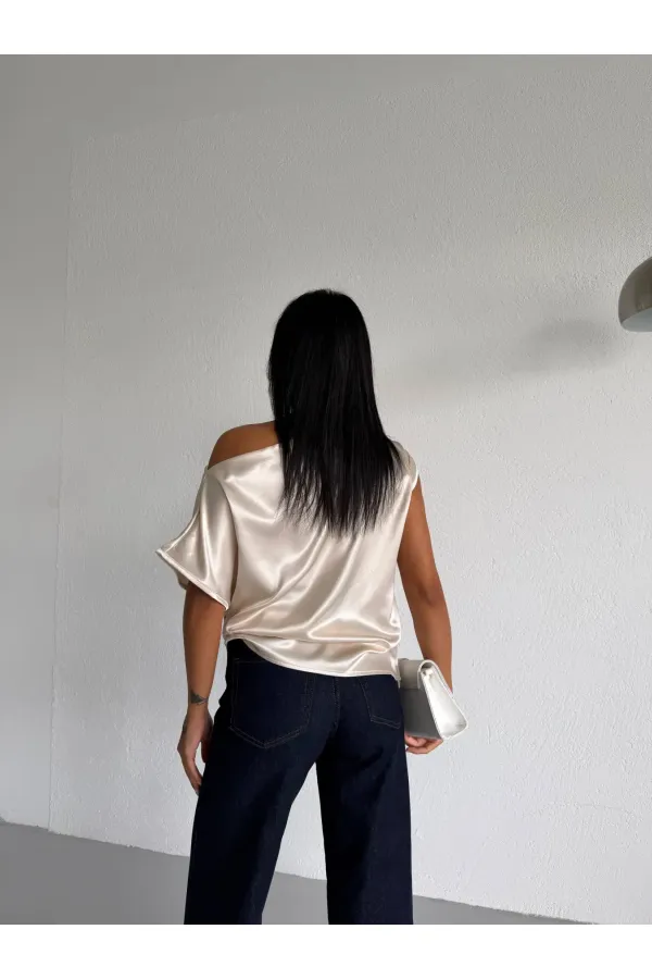 Kadın Krem Tek Omuz Asimetrik Kesim Saten Bluz HZL26W-FRY121171