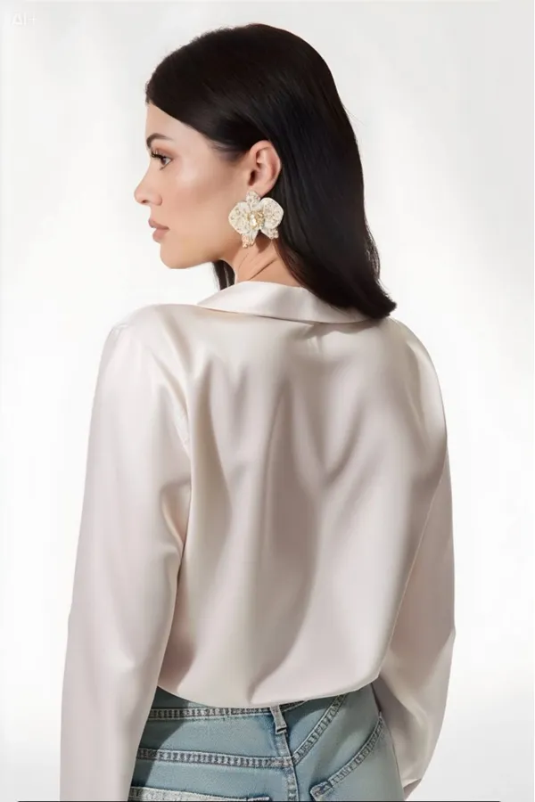 Kadın Yeni Krem Hafif Dökümlü Saten Yüzeyli Gömlek HZL22W-BD139641