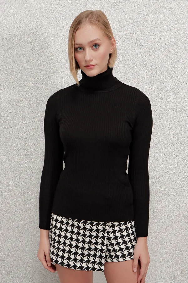 Pull col roulé noir en maille côtelée pour femme HZL22W-BD1445001