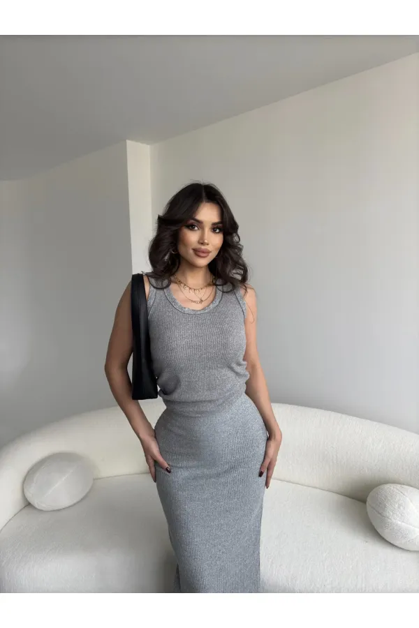 Kadın Gri Triko Crop Uzun Yırtmaçlı Etek Takım HZL25W-ZK1991
