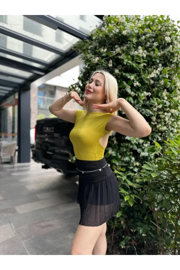 Kadın Fıstık Yeşili Sırt Dekolteli Kısa Kollu Bluz HZL24S-ZK10831