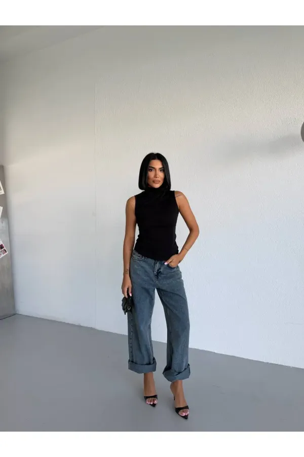 Women's Black Turtleneck Sleeveless Sandy Crop Blouse HZL26S-FRY123931 Women's Black Turtleneck Sleeveless Sandy Crop Blouse HZL26S-FRY123931