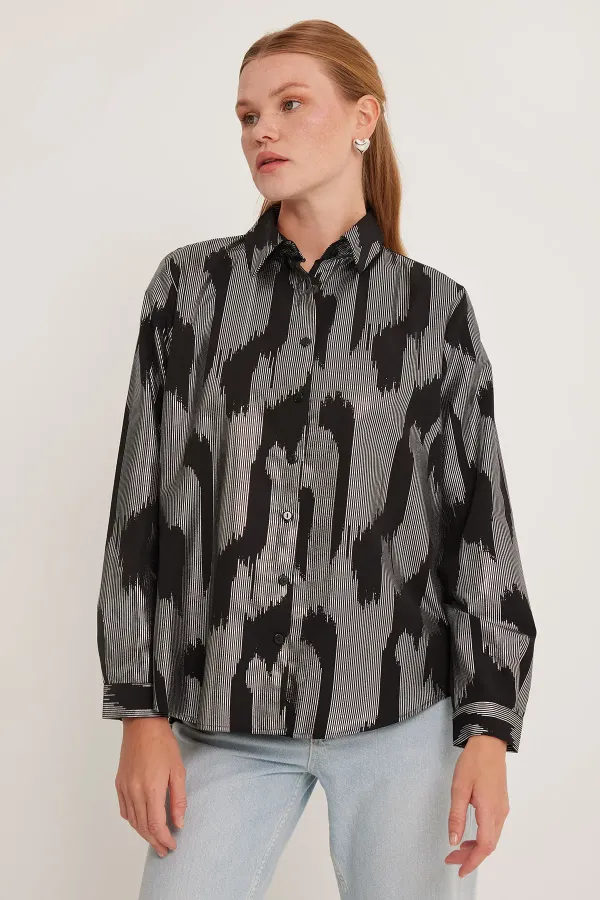 Chemise noire pour femme avec motif argenté 20253