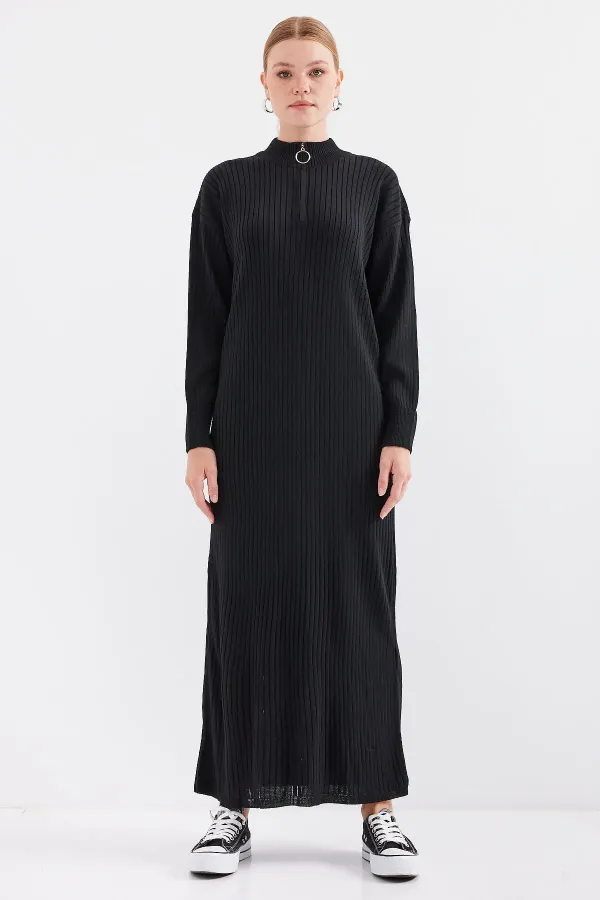 Robe longue en maille noire 15839