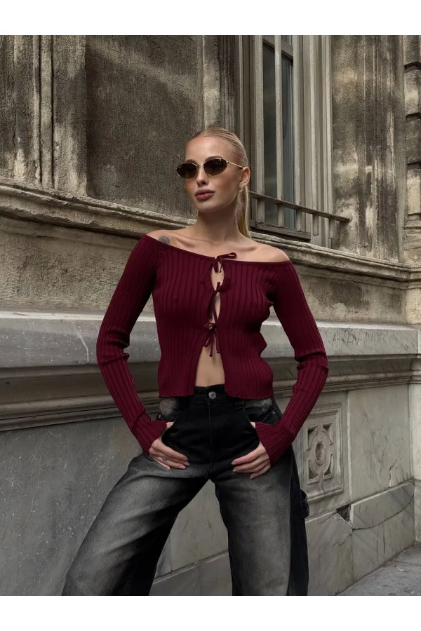 Kadın Bordo Önden Bağlamalı Madonna Yaka Crop Bluz HZL25W-ZK10331