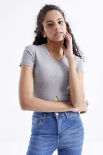 Tommylife Wholesale Grey Basic Front Slit V-Neck Women's Crop Top T-Shirt - 97206