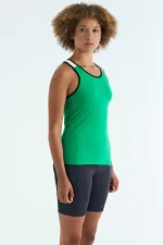 Débardeur femme Tommylife Wholesale vert avec détail imprimé au dos - Coupe standard - 97269