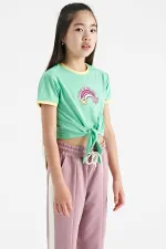 Tommylife Toptan Su Yeşili Baskı Detaylı O Yaka Çok Renkli Bağlama Detaylı Kız Çocuk T-Shirt - 75113