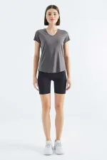 Tommylife Toptan Gri Basic Kısa Kol Standart Kalıp V Yaka Kadın T-Shirt - 97145