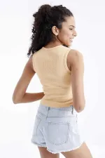 Tommylife Wholesale Orange Basic Sleeveless O-Neck Women's Crop Top Tank Top - 97204