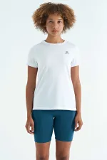 T-shirt femme Tommylife Wholesale blanc à fente au dos, col rond, manches courtes, coupe standard - 97267