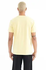 Tommylife Wholesale Donald Trump Crew Neck Standard Fit Printed Men's T-Shirt 88217 Yellow